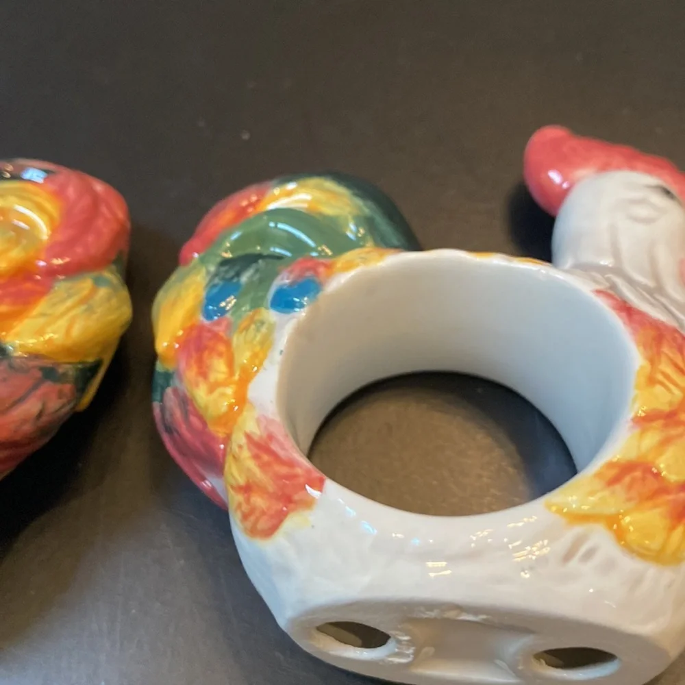 VTG ceramic/ porcelain set of 4 Rooster napkin holder rings